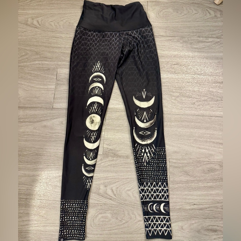 Onzie moon phase Leggings